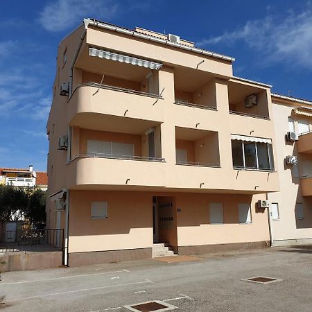 Apartment Valamar Novalja Ngoại thất bức ảnh